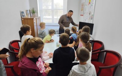 Prvi razredi posjetili stručnu službu i administrativno osoblje